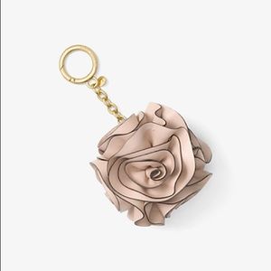 MICHAEL KORS ORIGAMI ROSE KEY CHAIN